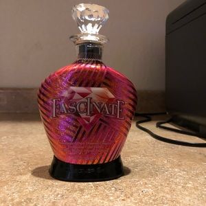 Designer skin tanning lotion